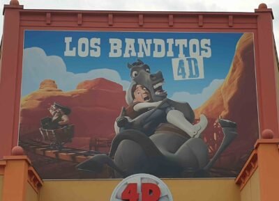 Bâche publicitaire XXL grand format pour Cinéma 4D Belpark, impression haute qualité extérieur résistant sur façade avec cadre alu .