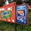 Panneau d’orientation de parc d’attractions et affiche publicitaire imprimés sur forex et dibond grand format, résistants et colorés.